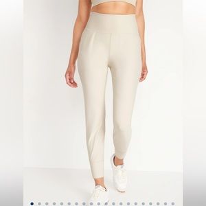 NWT - OLD NAVY High Rise 7/8 Powersoft Jogger - Wish Bone / Beige White - L